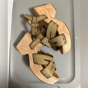 Kork Ease Platform sandals studded size 10 natural tan